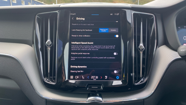 Volvo XC60 2.0 B5P Plus Dark 5dr AWD Geartronic Petrol Estate